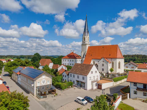 Gemeinde Niederbergkirchen Landkreis Mühldorf Niederbergkirchen Ortsansicht (Dirschl Johann) Deutschland MÜ